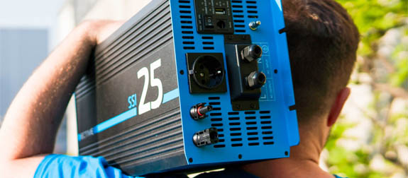 ECTIVE SSI 15 Sinus Wechselrichter 24V 230V 1500W Inverter MPPT Solar Laderegler