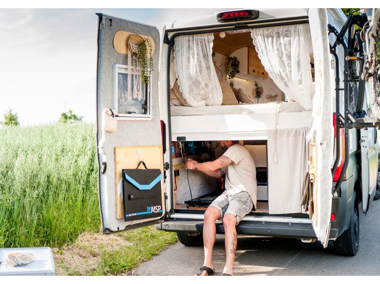 Formelsammlung für autarke Stromversorgungen  - Camper-Ausbau: Wichtige Formeln für deine Stromversorgung